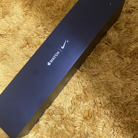 APPLE NIKE IWATCH 2 SERIES PREOWNED - Picture 8 of 8